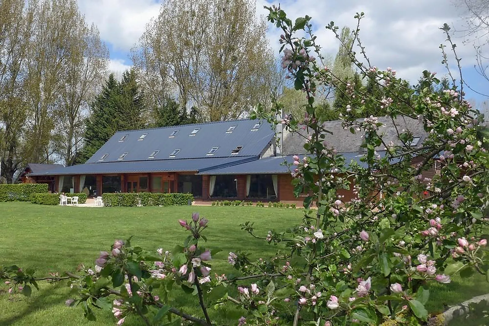 Lieux événementiels, LE GRENIER DE LA MOTHE