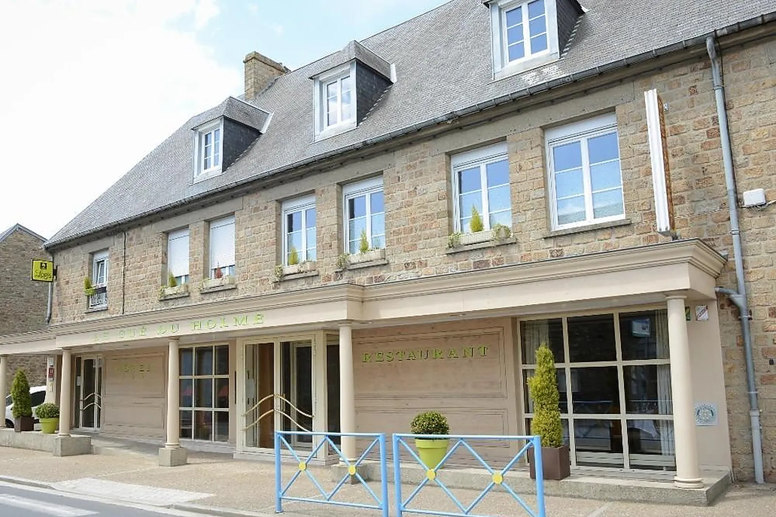 Lieux événementiels, LE GUÉ DU HOLME