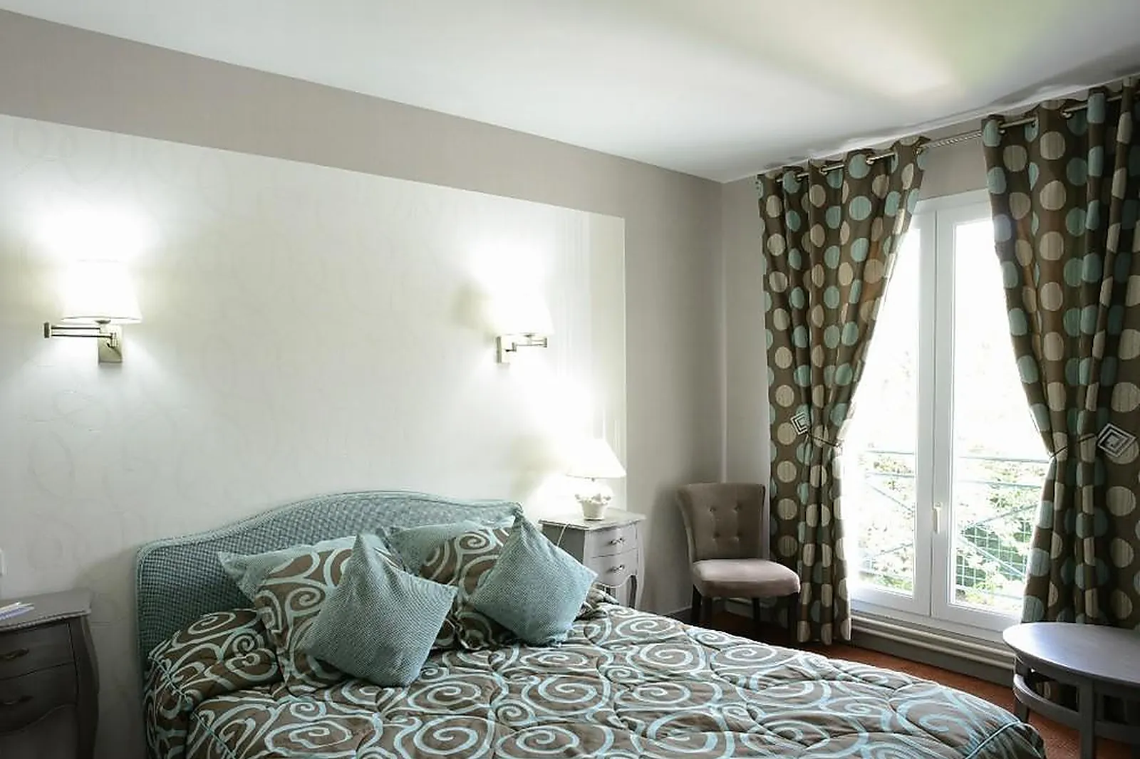 Lieux événementiels, LE GUÉ DU HOLME