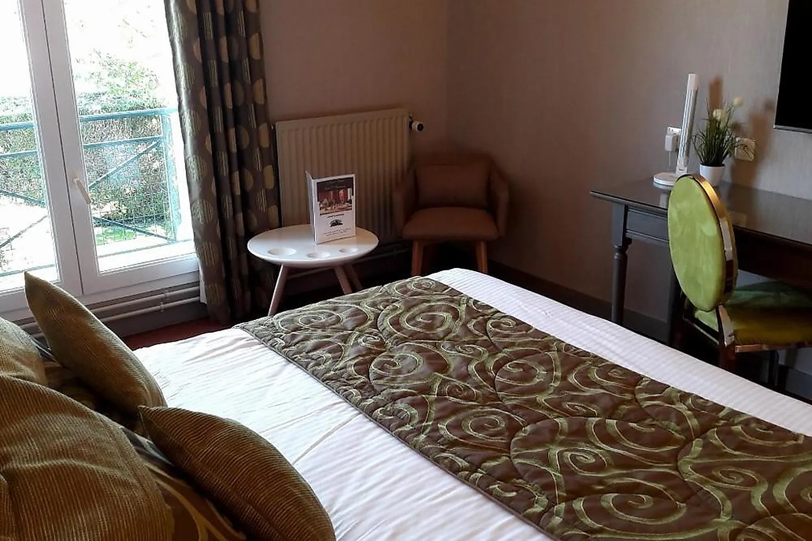 Lieux événementiels, LE GUÉ DU HOLME