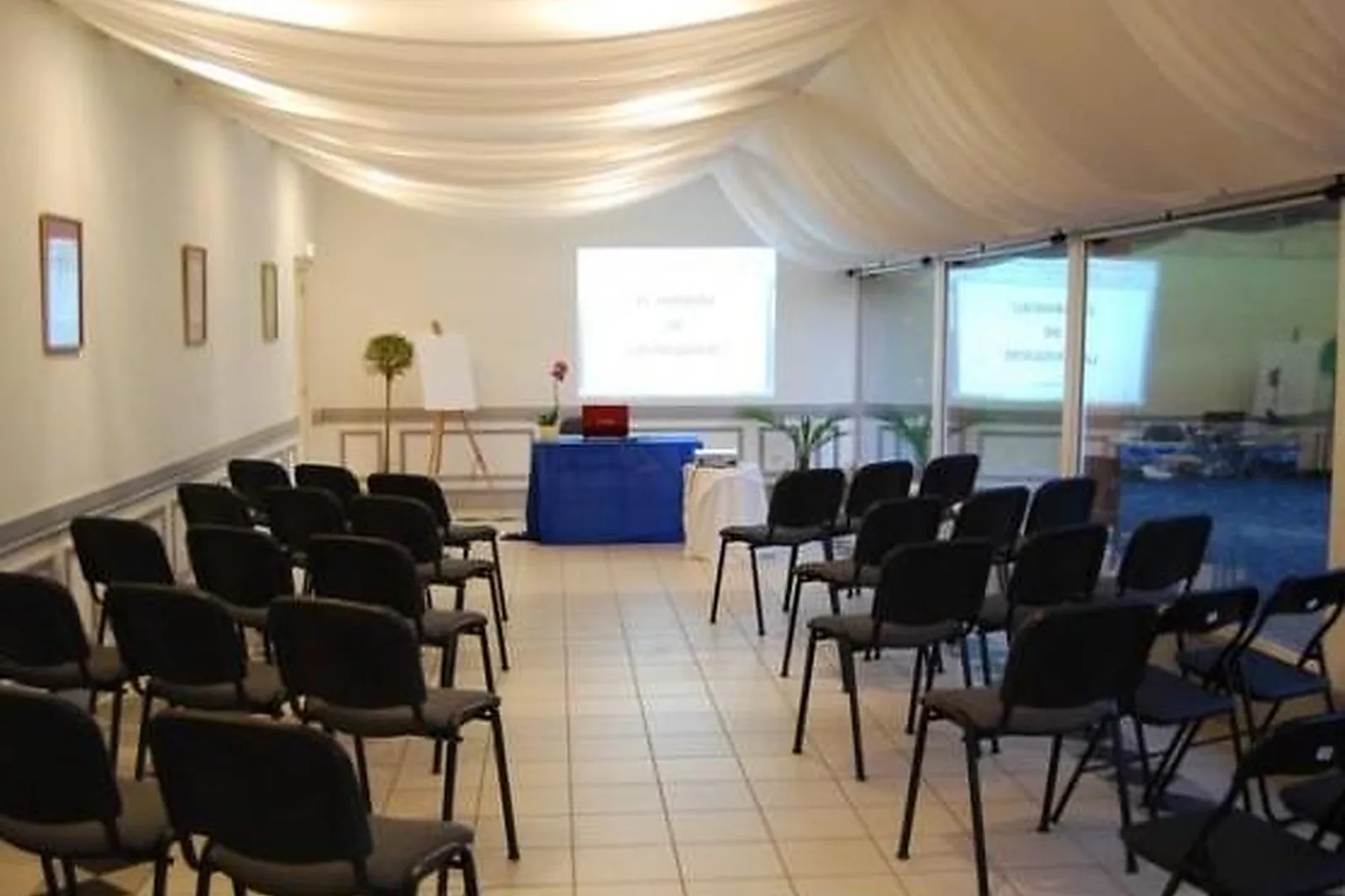 Lieux événementiels, LE HAMEAU DE LA FOUQUIÈRE