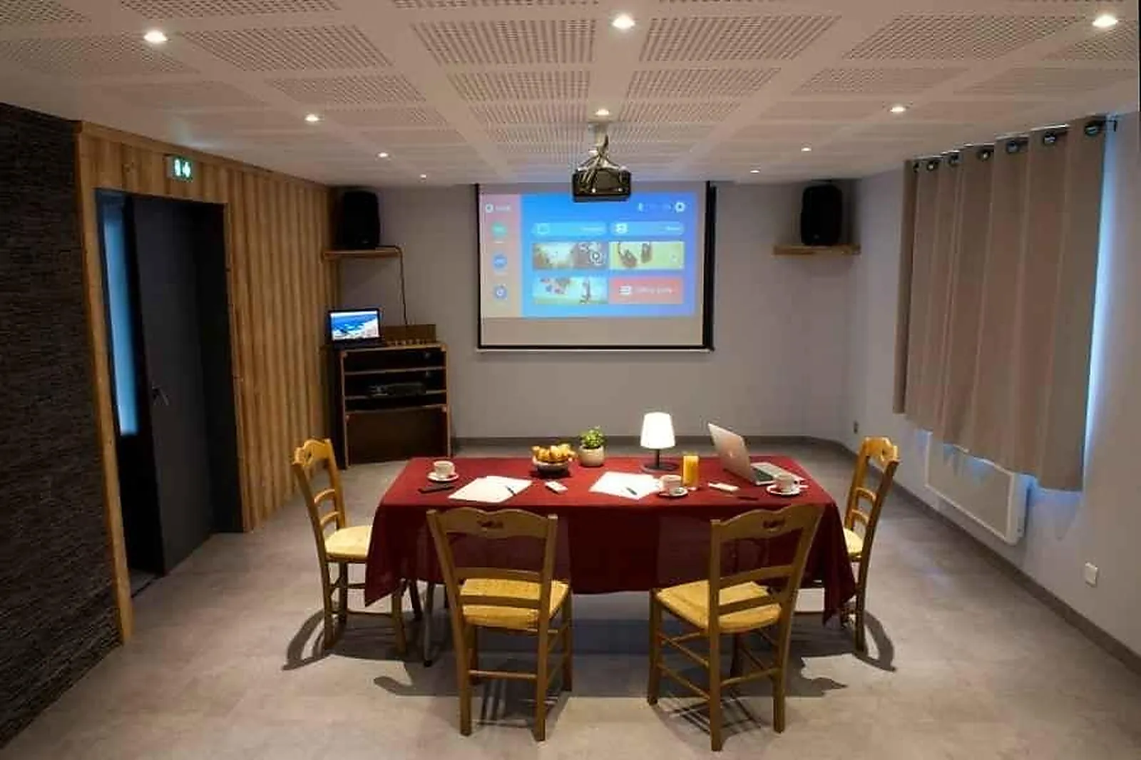 Lieux événementiels, LE HAUT DU ROC