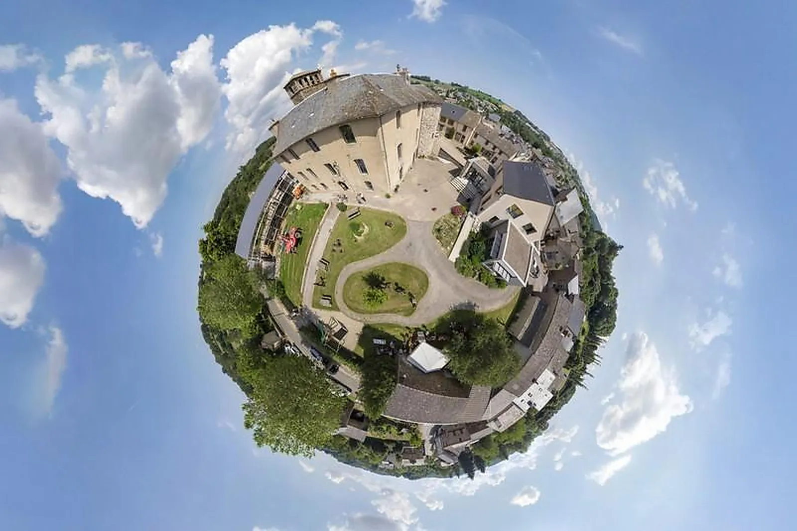 Lieux événementiels, LE JARDIN