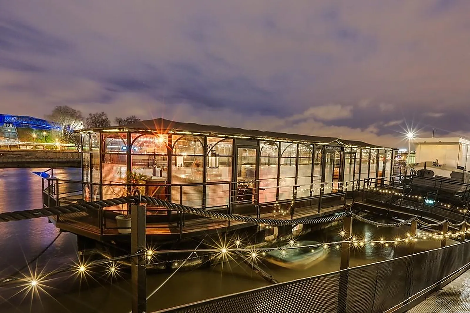 Lieux événementiels, LE KIOSQUE FLOTTANT