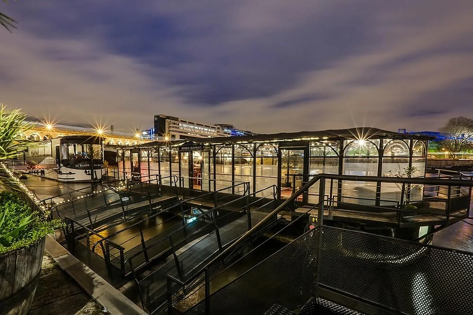 Lieux événementiels, LE KIOSQUE FLOTTANT