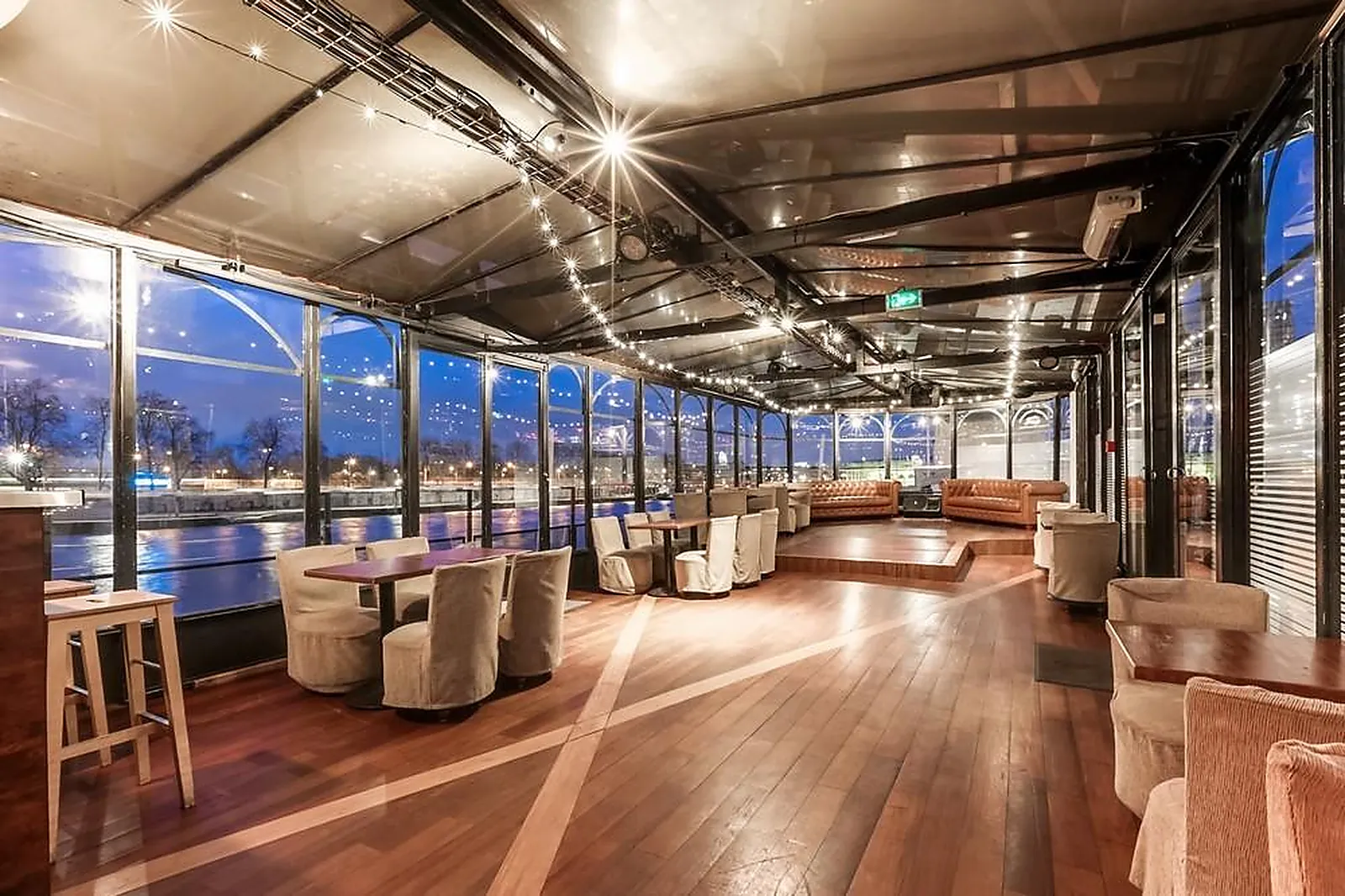 Lieux événementiels, LE KIOSQUE FLOTTANT