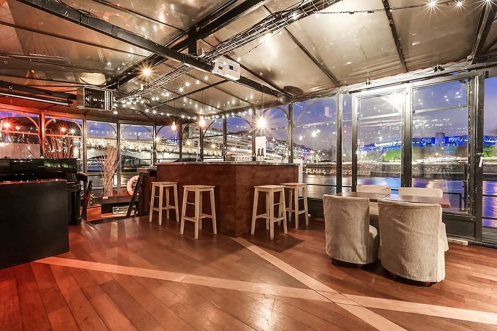 Lieux événementiels, LE KIOSQUE FLOTTANT