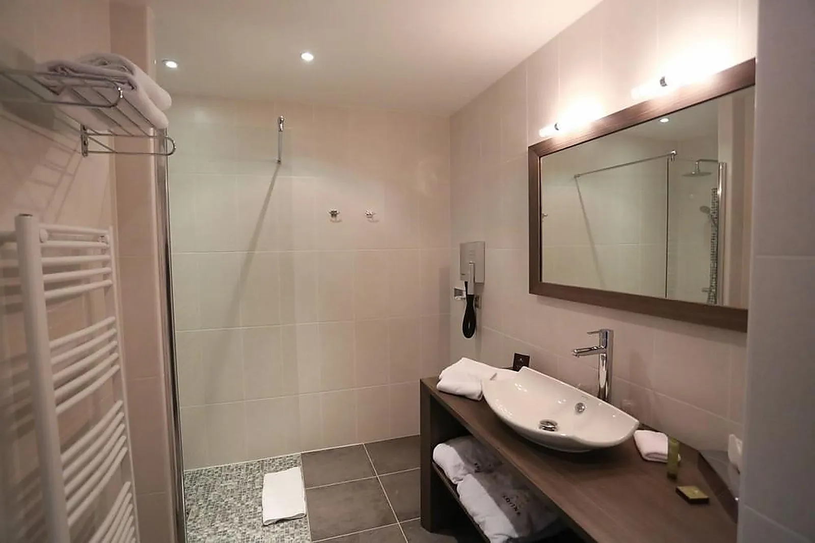 Lieux événementiels, LE KONINE