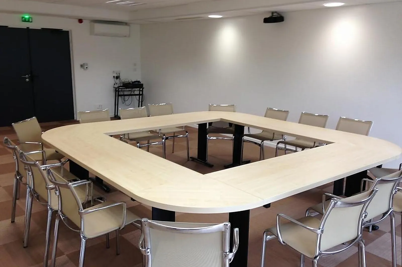 Lieux événementiels, LE KONINE