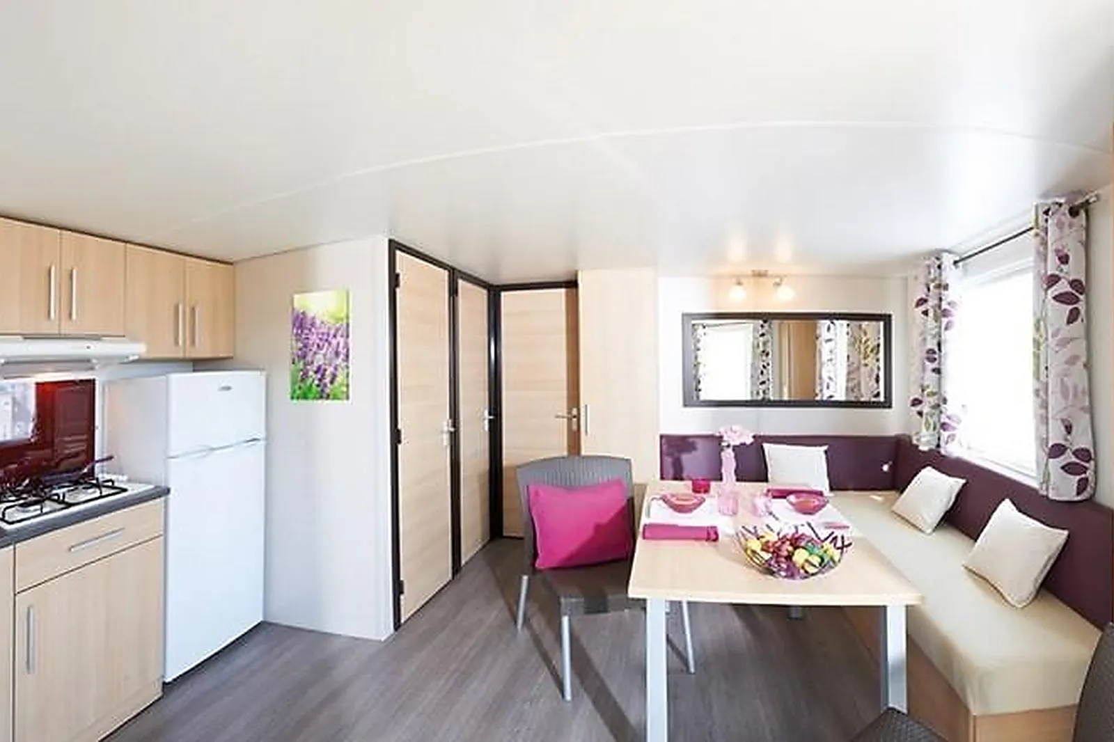 Lieux événementiels, LE LAC BLEU