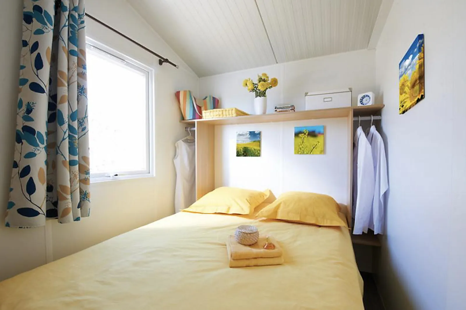 Lieux événementiels, LE LAC BLEU