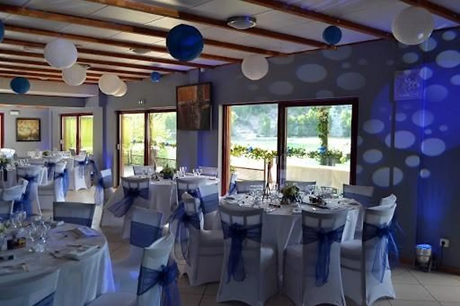 Lieux événementiels, LE LAGON BLEU