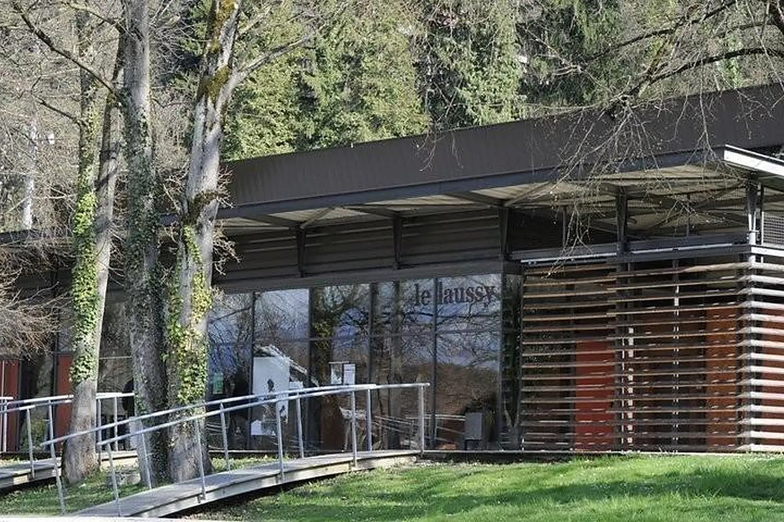 Lieux événementiels, LE LAUSSY