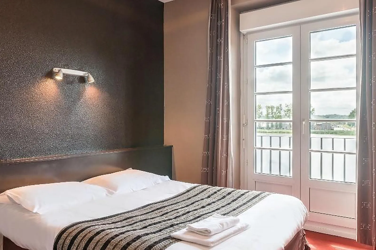 Lieux événementiels, LE LOGIS DU LAC