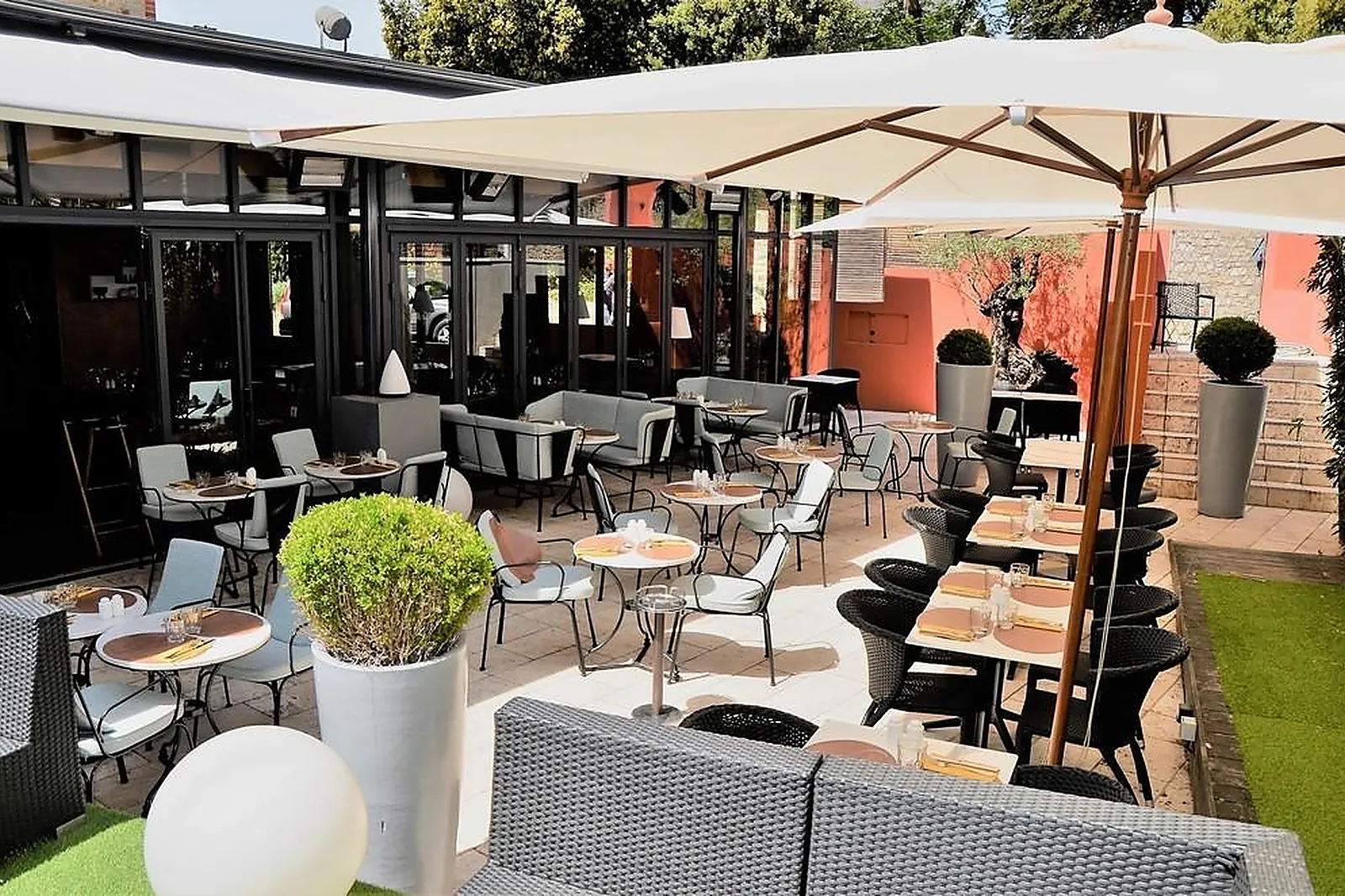 Lieux événementiels, LE M