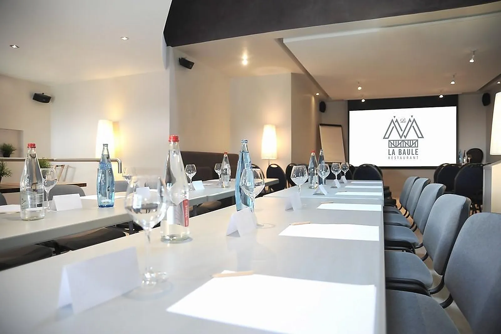 Lieux événementiels, LE M