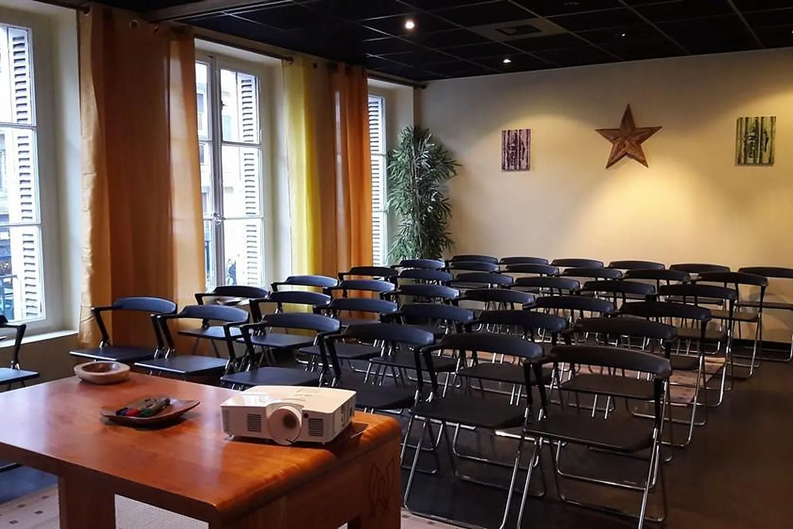 Lieux événementiels, LE MANDALA