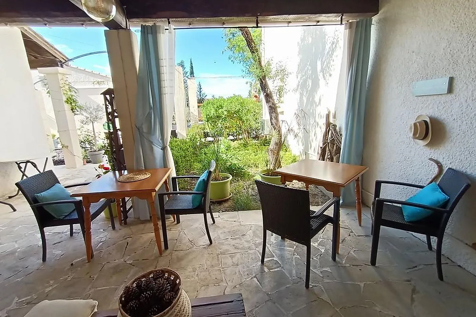 Lieux événementiels, LE MAS DES AMANDIERS