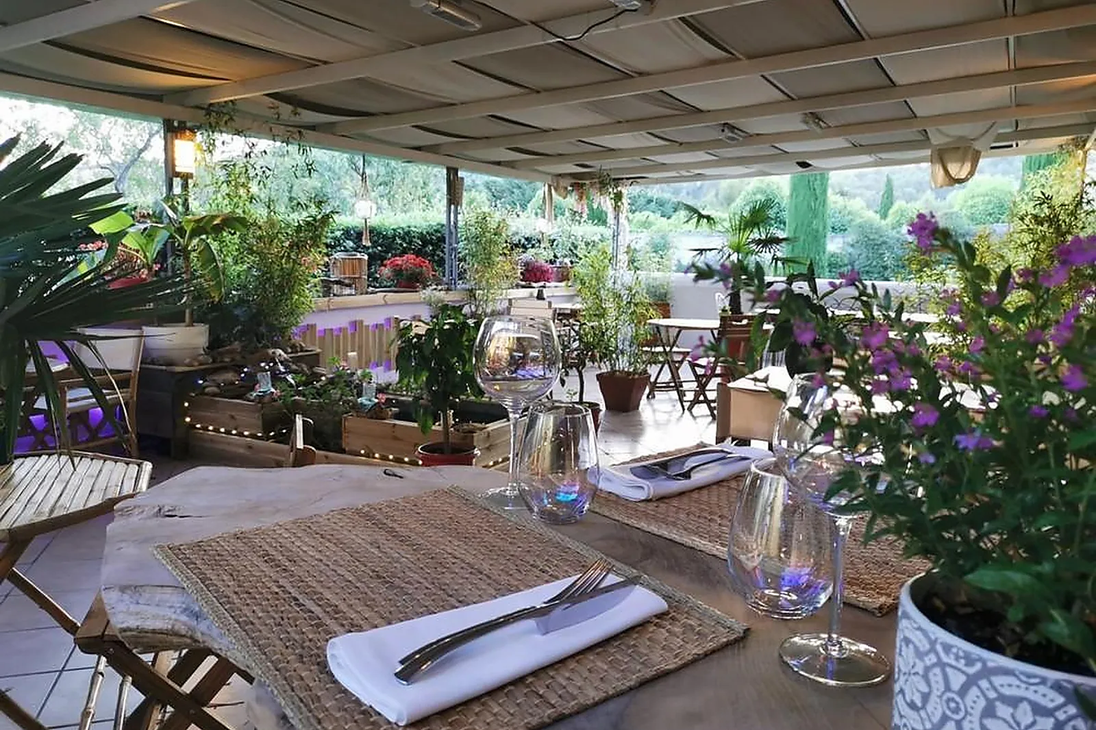 Lieux événementiels, LE MAS DES AMANDIERS