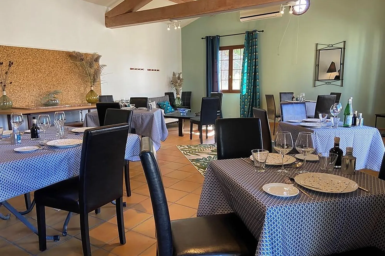 Lieux événementiels, LE MAS DES AMANDIERS