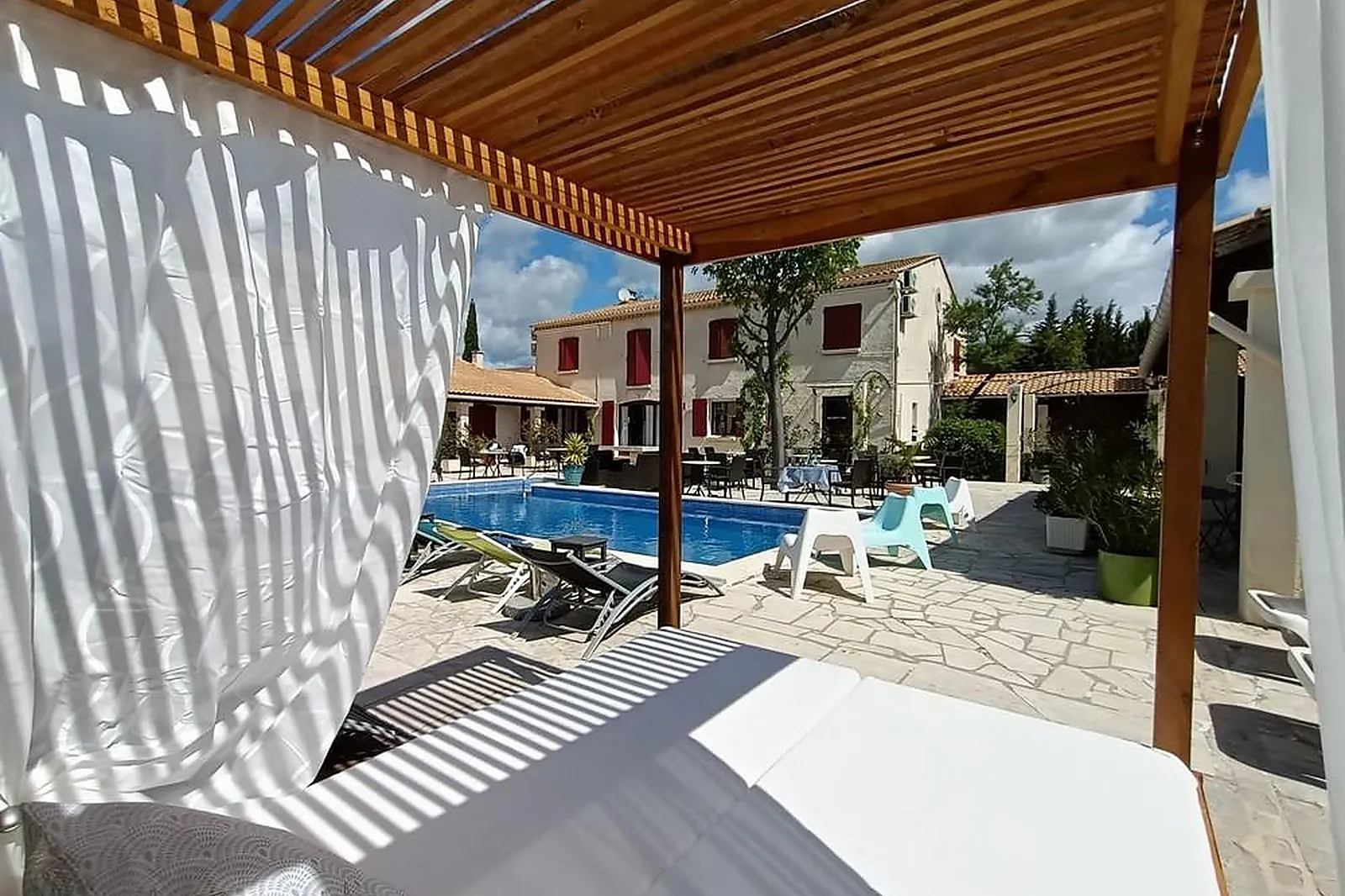 Lieux événementiels, LE MAS DES AMANDIERS