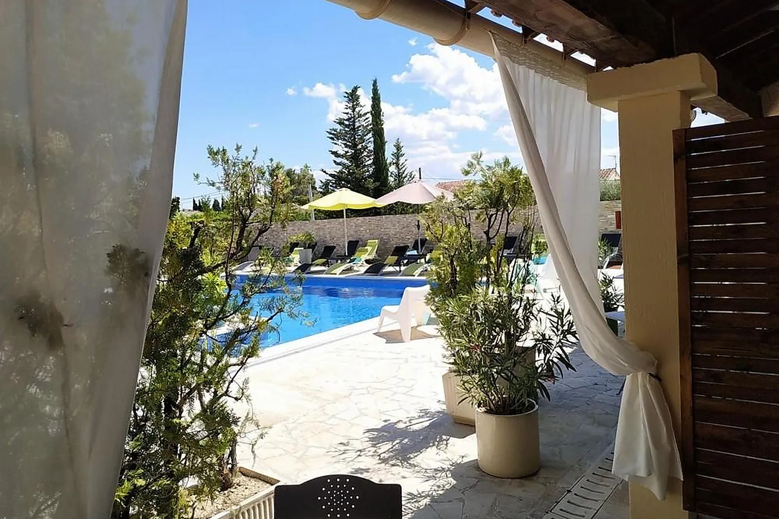 Lieux événementiels, LE MAS DES AMANDIERS