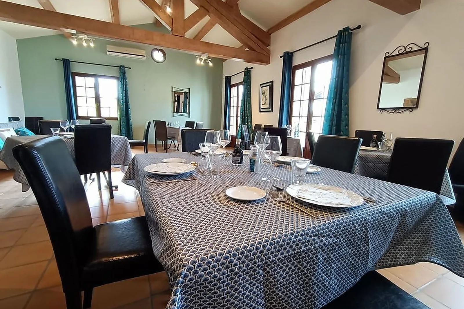 Lieux événementiels, LE MAS DES AMANDIERS