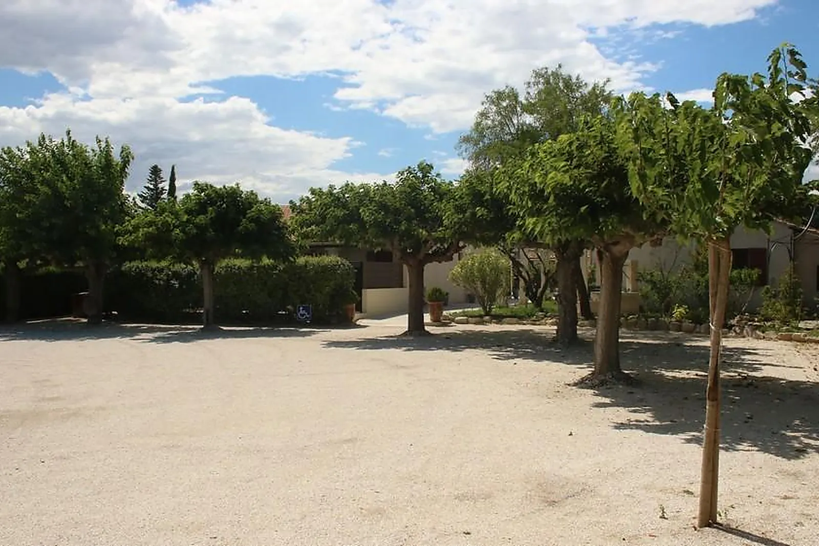 Lieux événementiels, LE MAS DES AMANDIERS