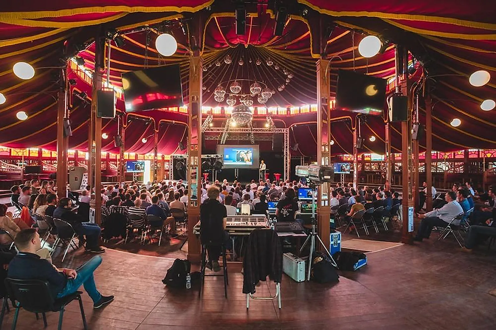 Lieux événementiels, LE MEM