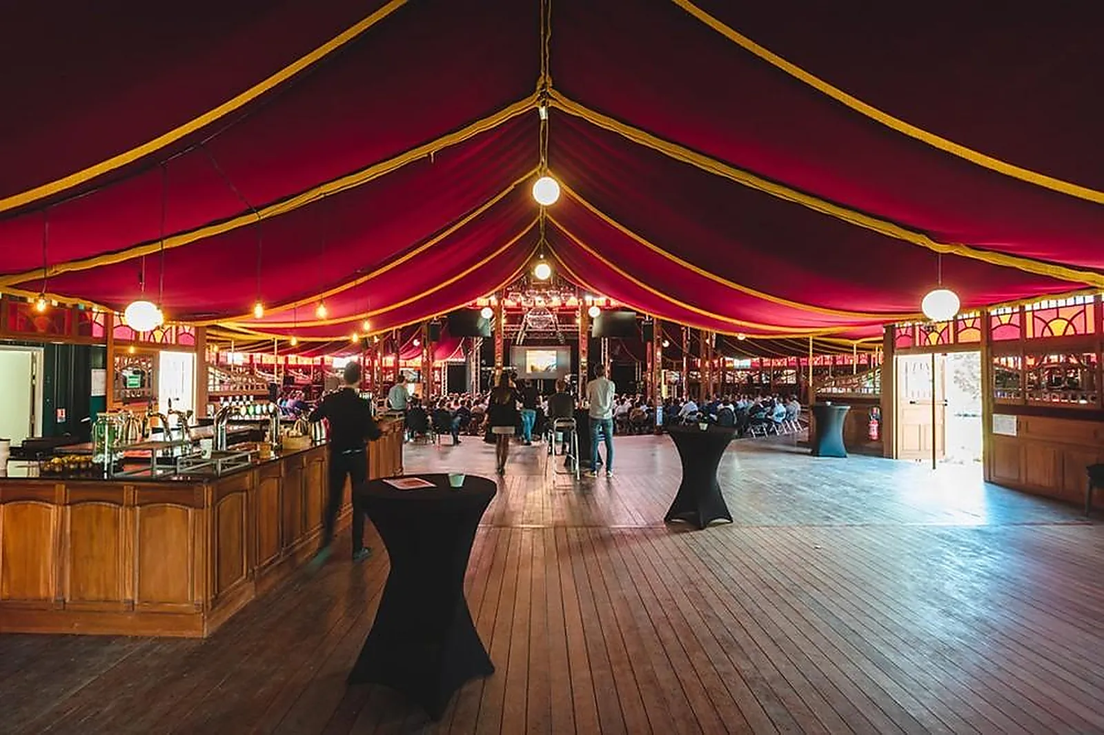 Lieux événementiels, LE MEM