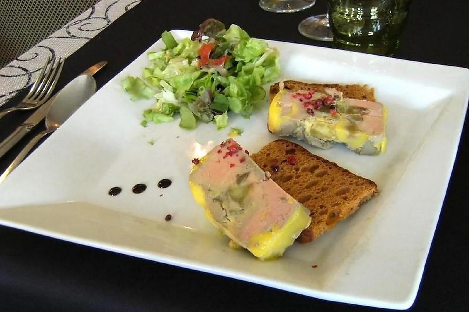 Lieux événementiels, LE MERLE BLANC