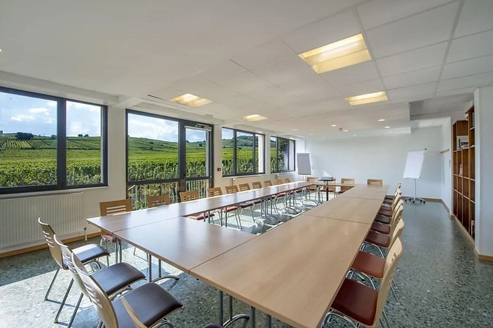 Lieux événementiels, LE MITTEL