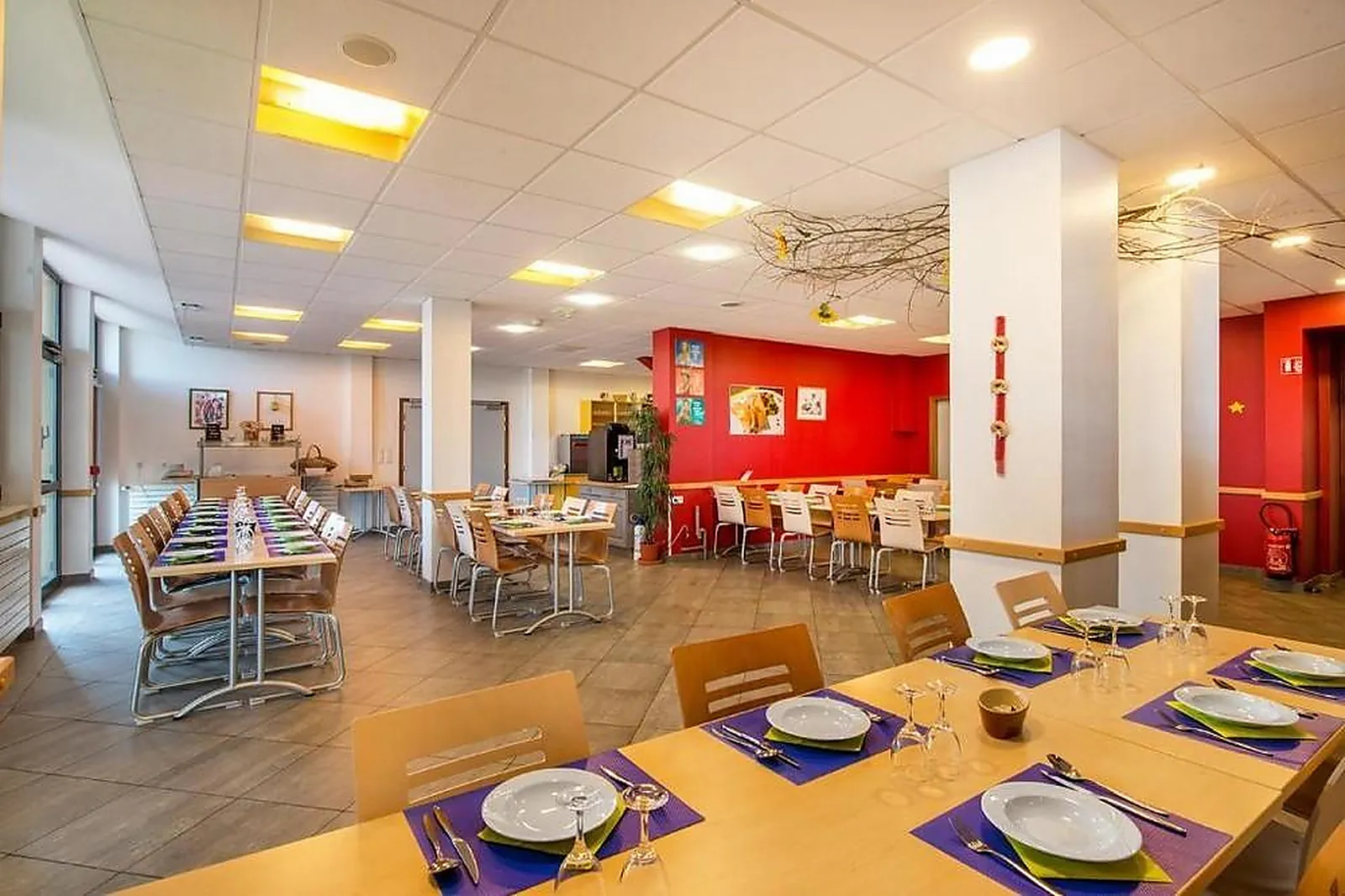 Lieux événementiels, LE MITTEL