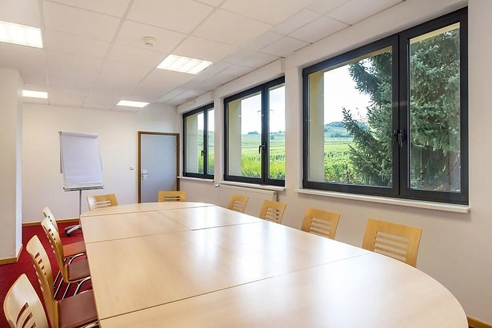 Lieux événementiels, LE MITTEL