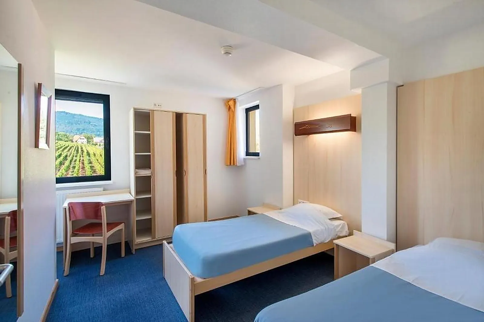 Lieux événementiels, LE MITTEL