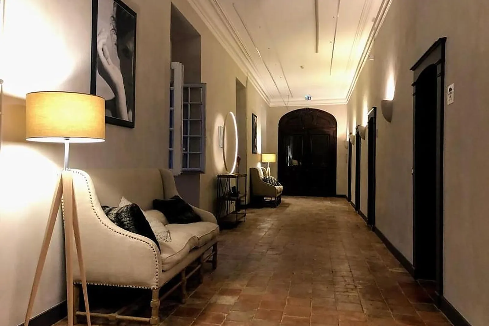 Lieux événementiels, LE MONASTÈRE DE SANT-MONT