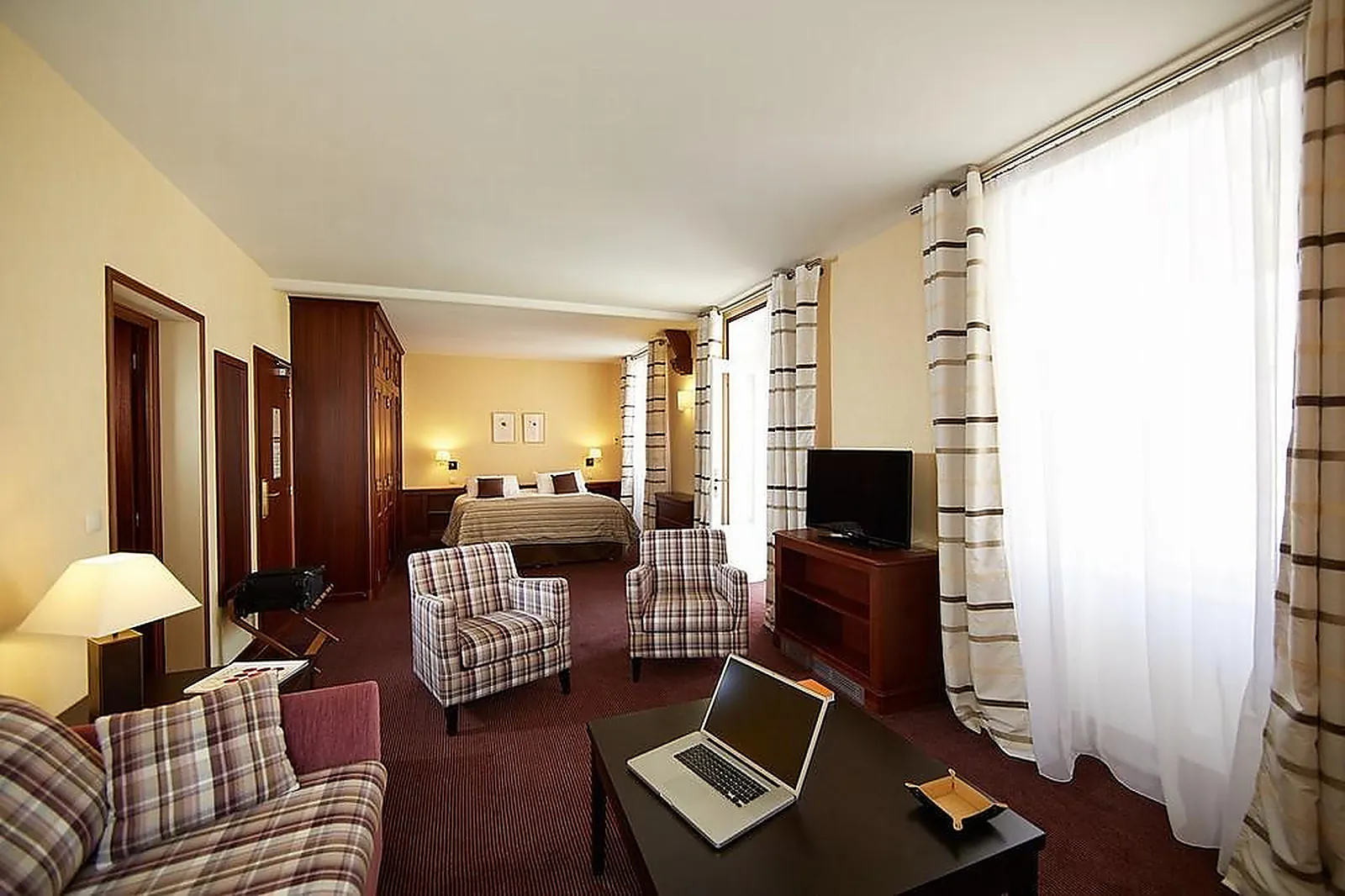 Lieux événementiels, LE MONTRACHET