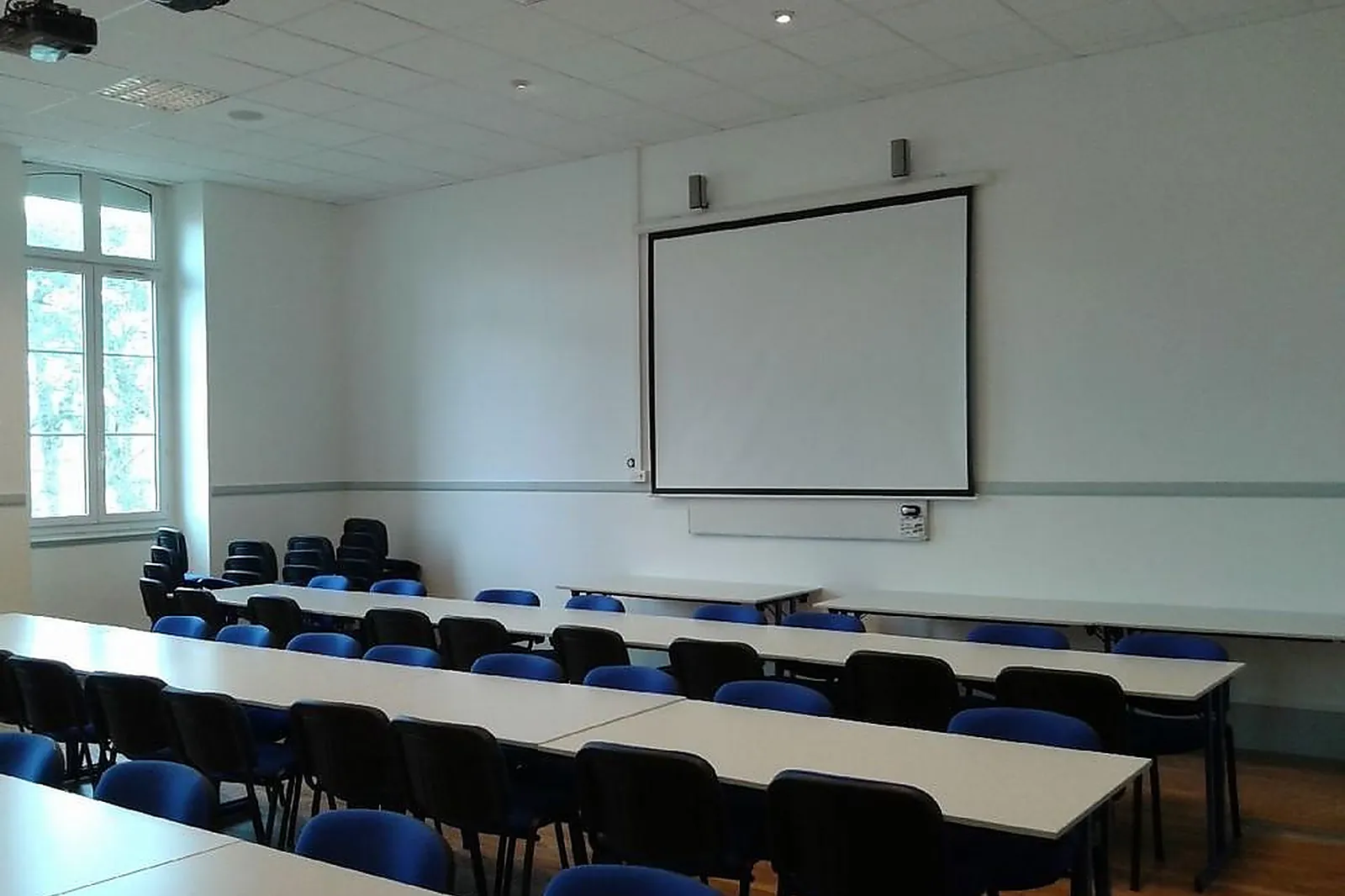 Lieux événementiels, LE NEUF BIS