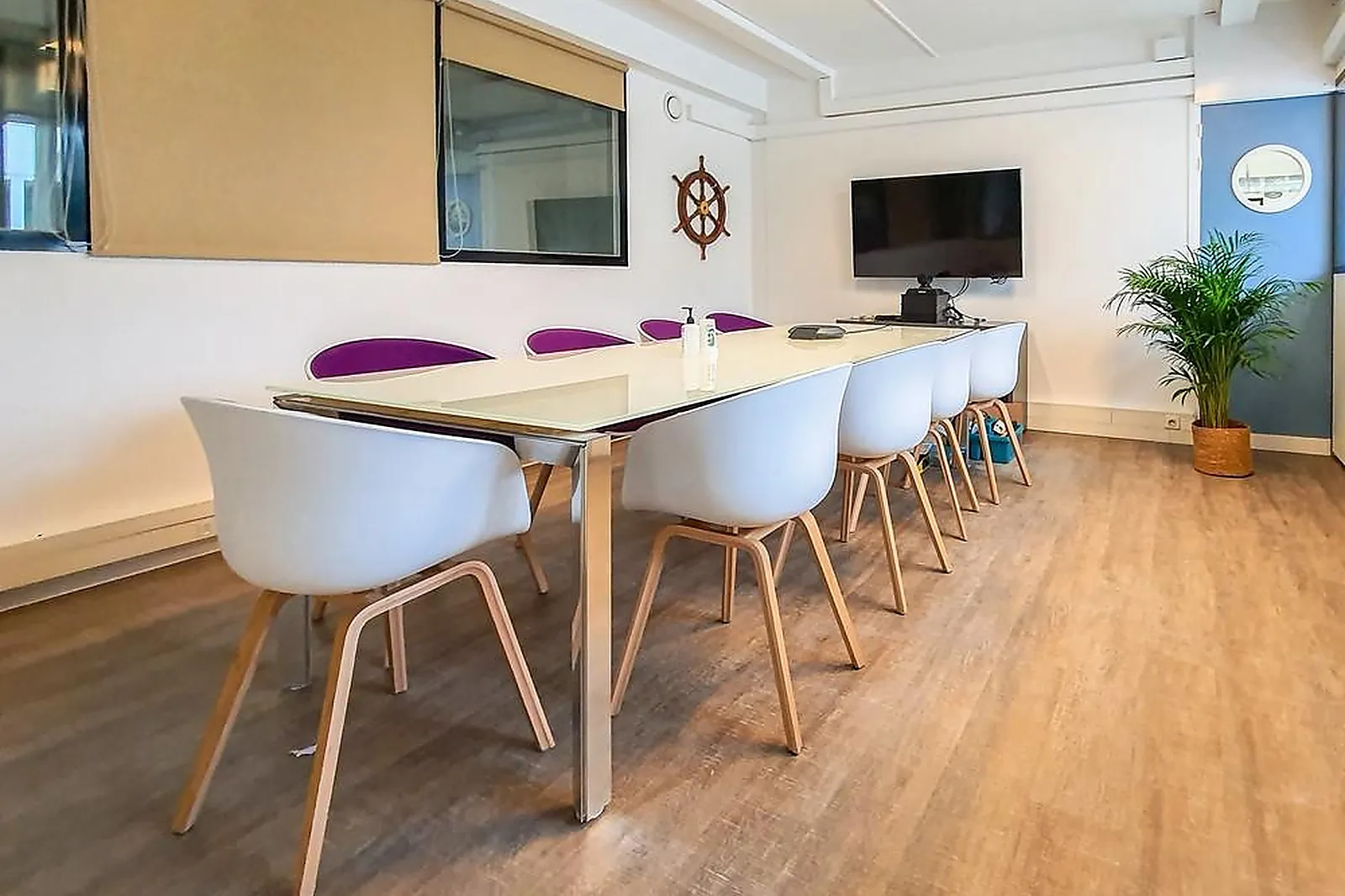 Lieux événementiels, LE PAKEBOT