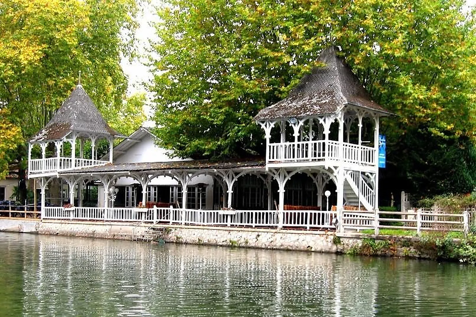 Lieux événementiels, LE PAVILLON BLEU OLIVET