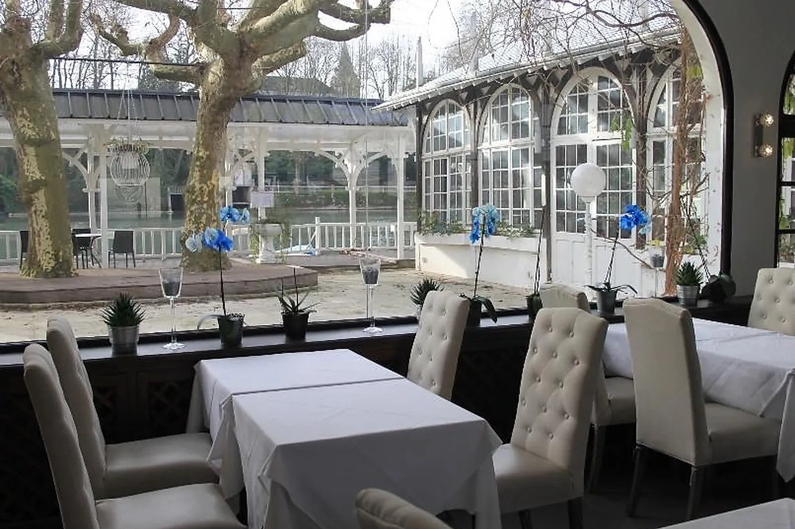 Lieux événementiels, LE PAVILLON BLEU OLIVET