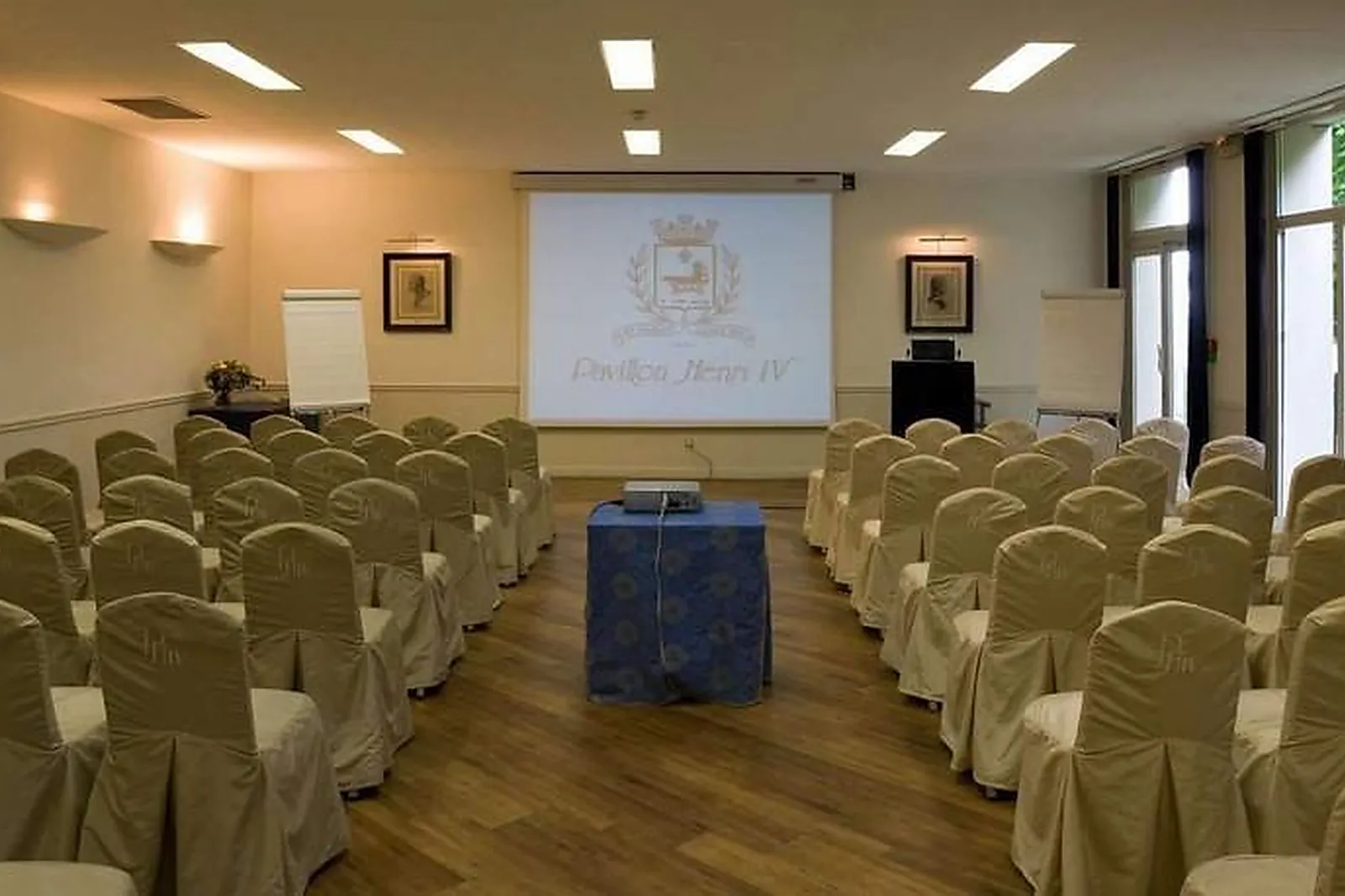 Lieux événementiels, LE PAVILLON HENRI IV