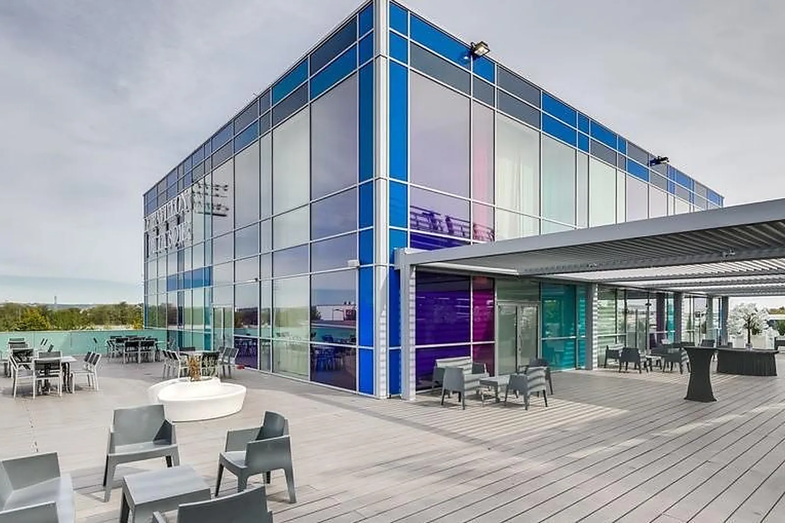 Lieux événementiels, LE PAVILLON DE LA SOIE