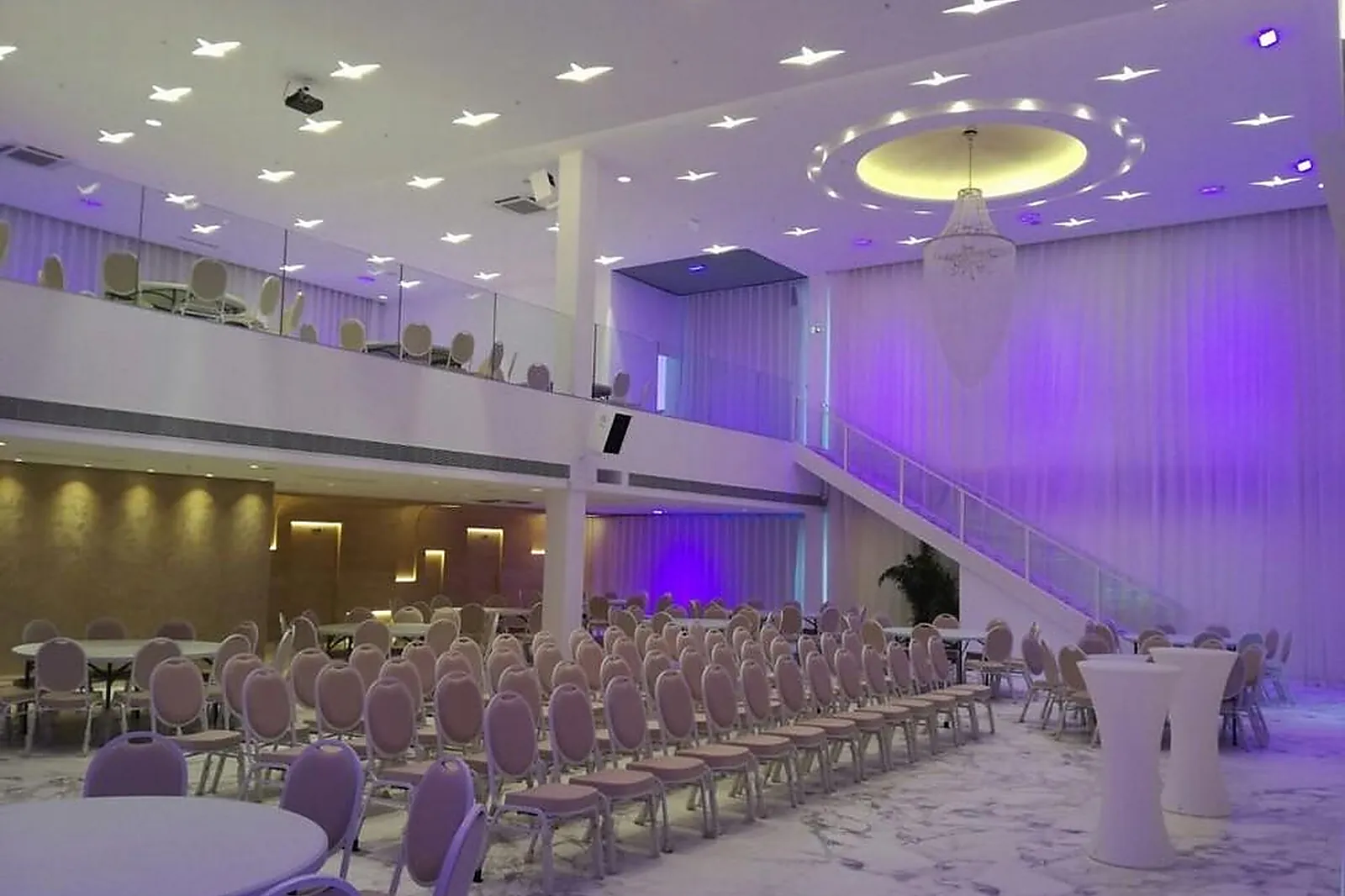 Lieux événementiels, LE PAVILLON DE LA SOIE