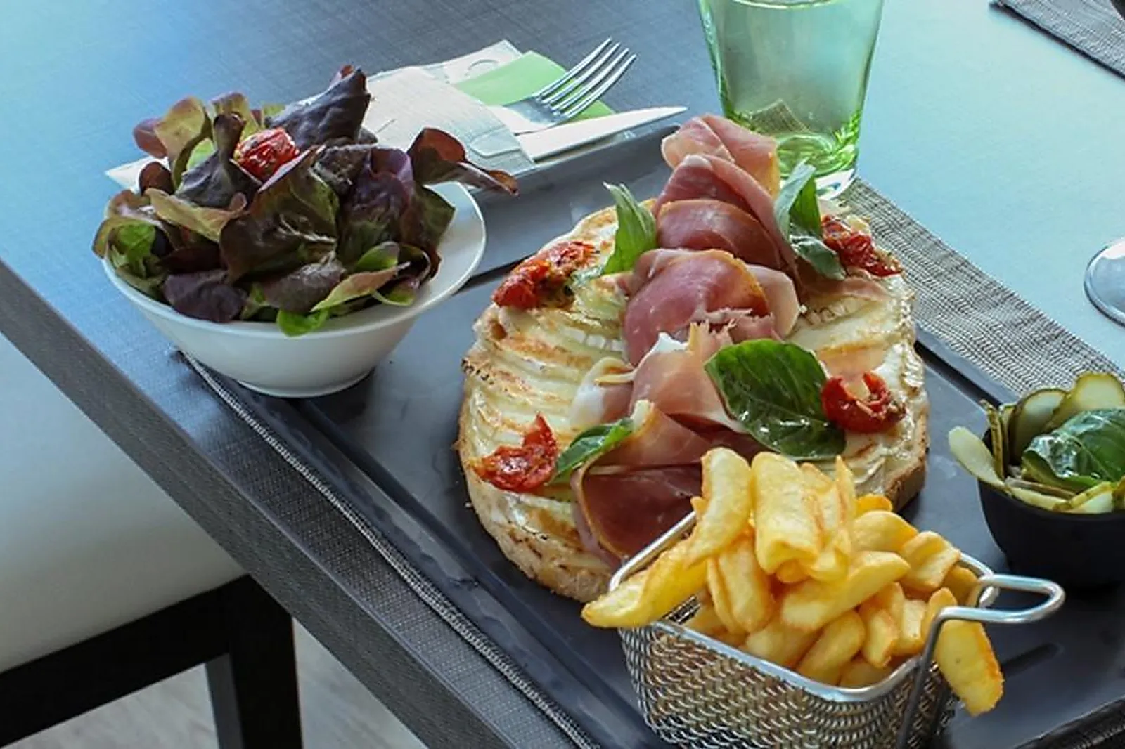 Lieux événementiels, LE PERGAUD