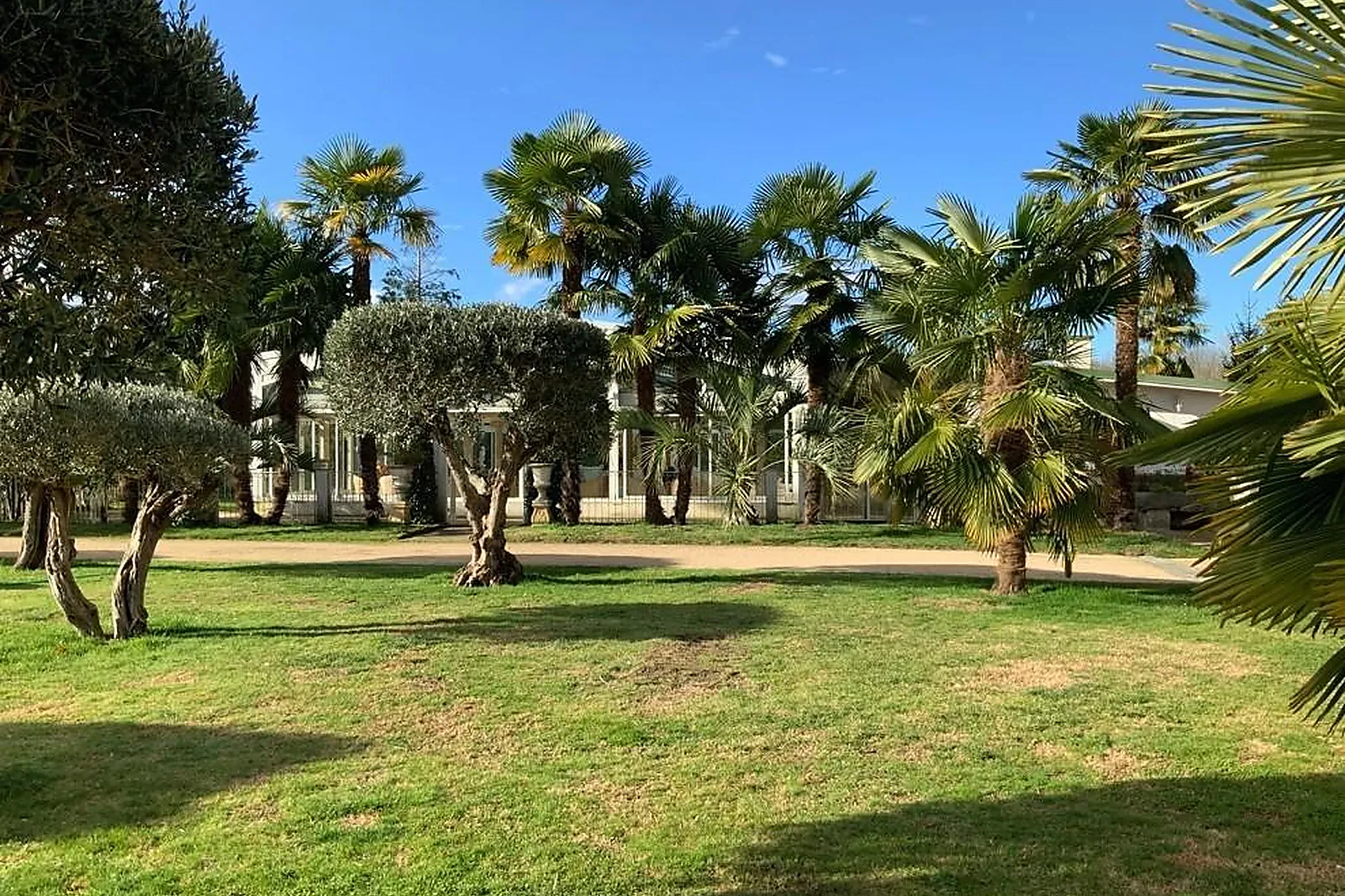 Lieux événementiels, LE PETIT CHÂTEAU COLONIAL
