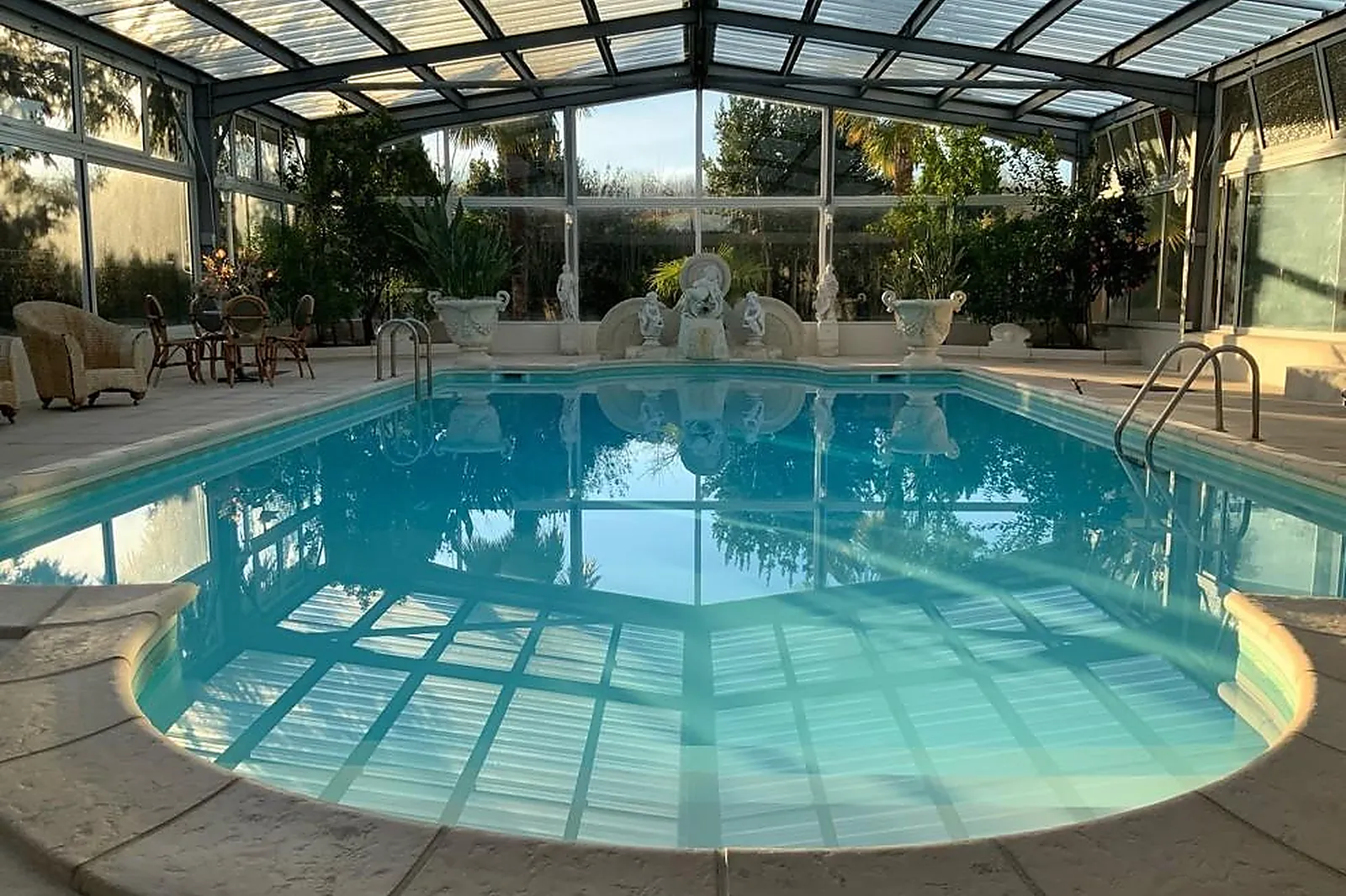 Lieux événementiels, LE PETIT CHÂTEAU COLONIAL