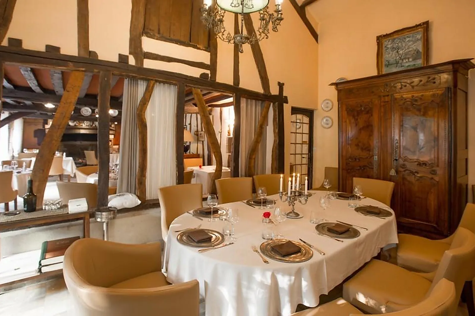 Lieux événementiels, LE PETIT COQ AUX CHAMPS