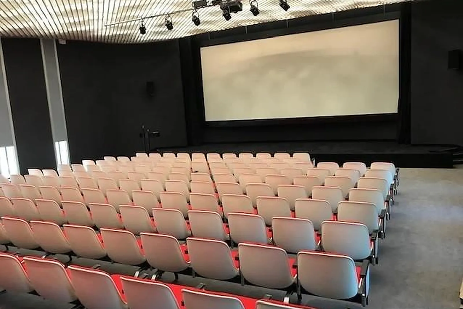 Lieux événementiels, LE PHÉNIX