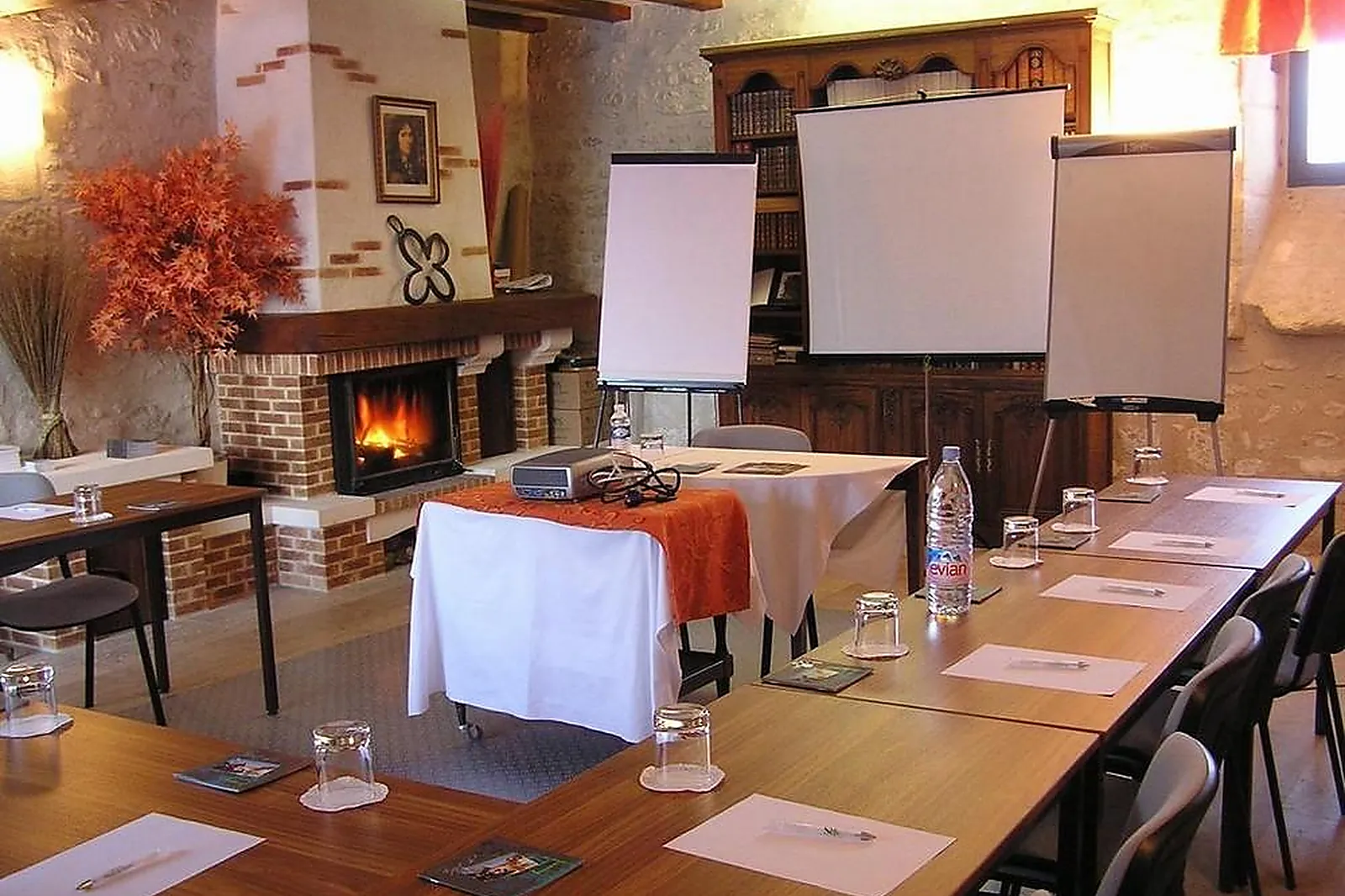 Lieux événementiels, LE PIGEONNIER DU PERRON